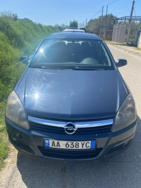 Tirane, shitet makine Opel Astra Nafte, manuale Kondicioner 167 km 2.000 €