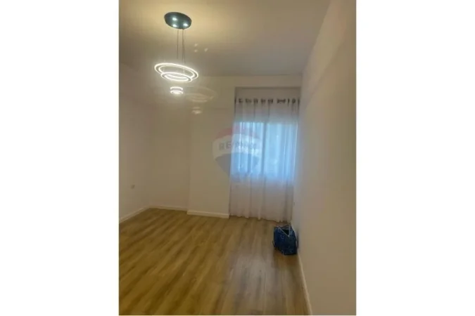 Tirane, shitet apartament 1+1 , 64 m² 92.000 € (Rr. Misto Mame)