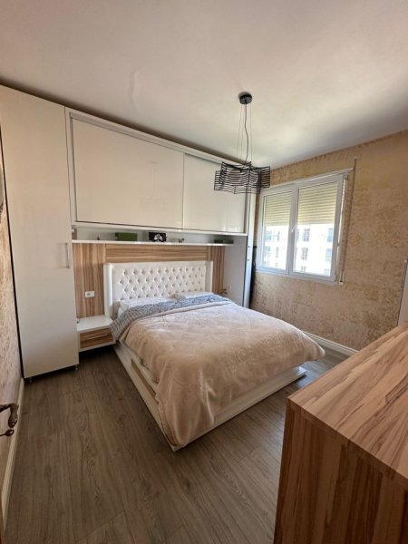 Tirane, jepet me qera apartament 2+1 Kati 4, 90 m² 700 € (Ish fusha e aviacionit, kompleksi IBN)