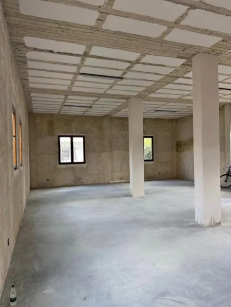 Tirane, jepet me qera magazine Kati 0, 120 m² 650 € (Laprake, mbrapa Spitalit Ushtarak)