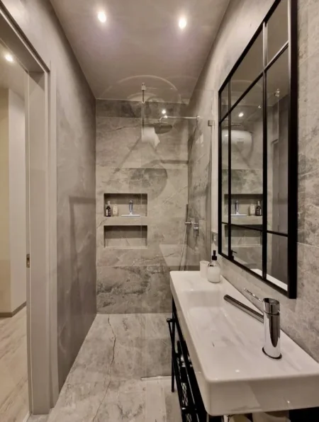 Tirane, jepet me qera apartament 1+1+Ballkon Kati 3, 50 m² 600 € (Rruga Shyqyri Brari)