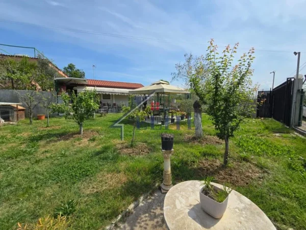 Tirane, shitet shtepi Kati 0, 540 m² 103.000 € (Vaqarr)