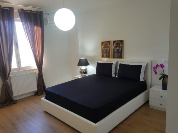 Tirane, jepet me qera apartament 2+1 Kati 2, 107 m² 850 € (Rruga e Kosovareve)