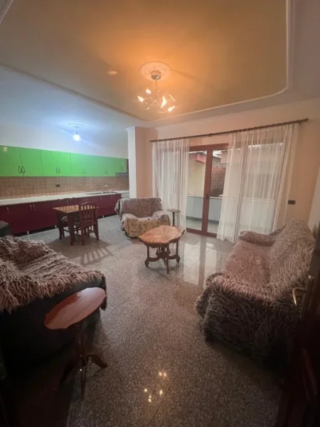Tirane, jepet me qera apartament 2+1 Kati 2, 70 m² 350 € (Shkoze)