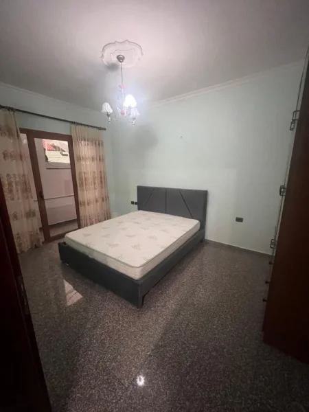 Tirane, jepet me qera apartament 2+1 Kati 2, 70 m² 350 € (Shkoze)
