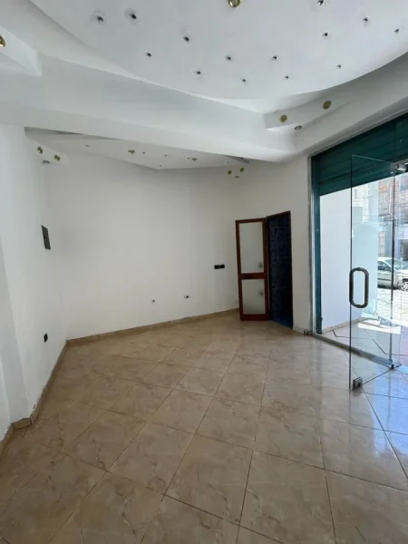 Durres, shitet dyqan Kati 0, 35 m² 65.000 € (Zjarrfiksja| Durres)