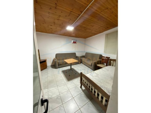 Tirane, jepet me qera vetem 1 dhome 1+1 Kati 1, 33 m² 280 € (Ali Demi)