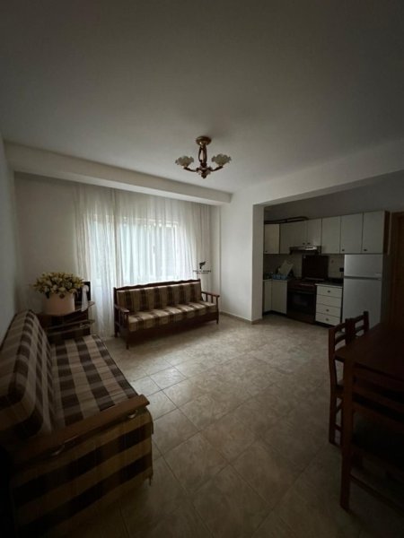 Tirane, jepet me qera apartament 2+1+Ballkon Kati 3, 100 m² 550 € (RRUGA E ELBASANIT)