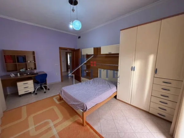 Tirane, shitet Vile Kati 3, 400 m² 600.000 € (Selite)