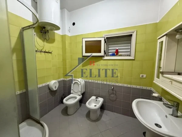 Tirane, shitet Vile Kati 3, 400 m² 600.000 € (Selite)