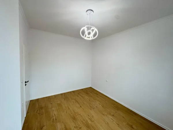 Tirane, shitet apartament 1+1 Kati 5, 60 m² 93.000 € (Astir)