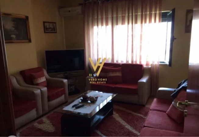 Tirane, jepet me qera apartament 2+1+Ballkon Kati 11, 70 m² 500 € (STACIONI I TRENIT)