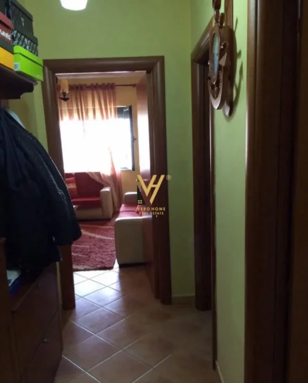 Tirane, jepet me qera apartament 2+1+Ballkon Kati 11, 70 m² 500 € (STACIONI I TRENIT)