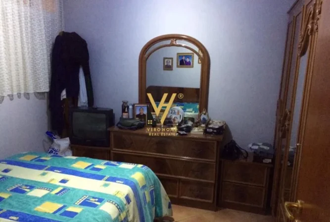 Tirane, jepet me qera apartament 2+1+Ballkon Kati 11, 70 m² 500 € (STACIONI I TRENIT)