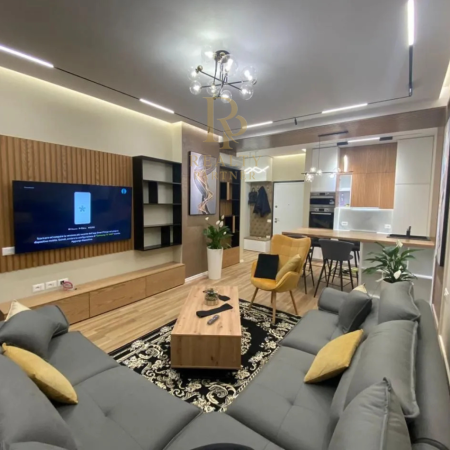 Tirane, jepet me qera apartament 1+1+Ballkon Kati 7, 75 m² 800 € (Square 21)