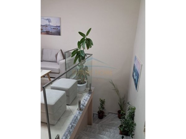 Tirane, jepet me qera shtepi 2+1+Ballkon Kati 2, 100 m² 500 € (Sauk, Rruga Hiqmet Buzi)