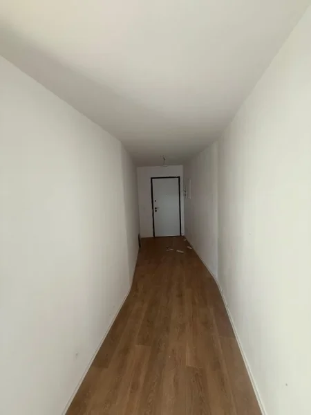 Tirane, jepet me qera zyre Kati 6, 215 m² 2.050 € (Liqeni Artificial)