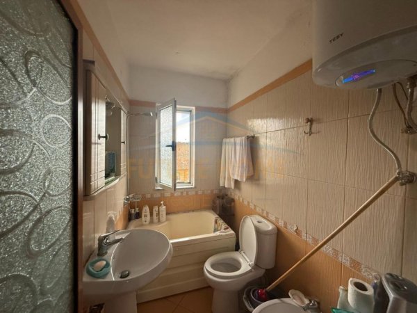 Tirane, jepet me qera apartament 2+1+Ballkon Kati 5, 68 m² 550 € (Rruga Mine Peza)