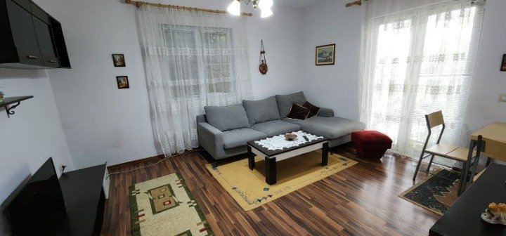 Tirane, jepet me qera apartament 1+1 Kati 1, 60 m² 400 € (Inxhinjeria)