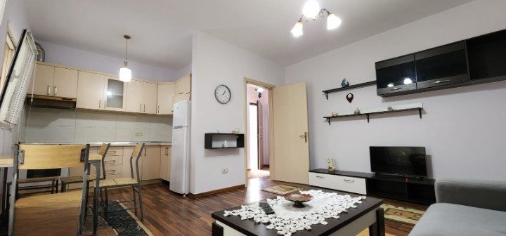 Tirane, jepet me qera apartament 1+1 Kati 1, 60 m² 400 € (Inxhinjeria)