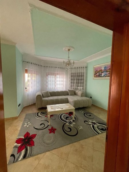 Tirane, jepet me qera apartament 2+1 Kati 3, 136 m² 400 € (Fresk)