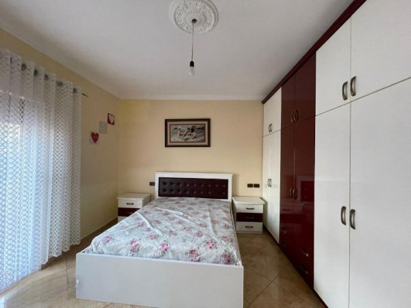 Tirane, jepet me qera apartament 2+1 Kati 3, 136 m² 400 € (Fresk)