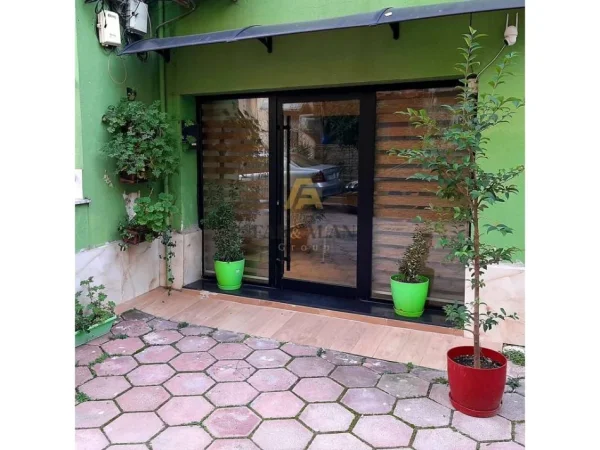 Tirane, shitet zyre Kati 0, 41 m² 95.000 € (Rruga Muhamet Gjollesha)
