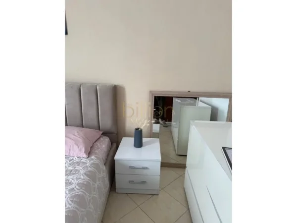 Tirane, jepet me qera apartament 1+1+Ballkon Kati 7, 65 m² 450 € (Astir)