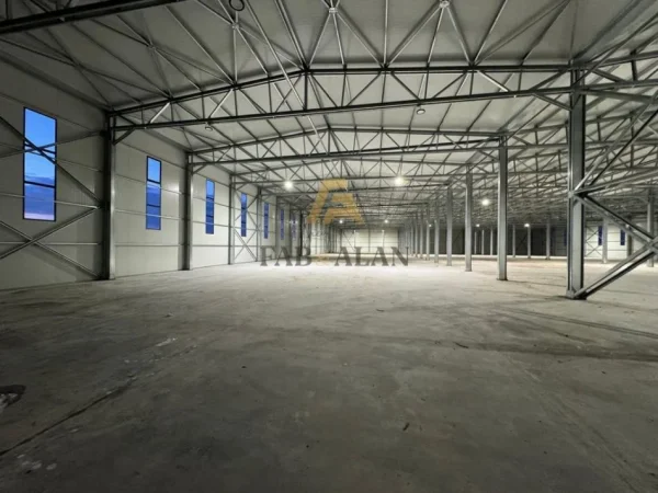 Durres, jepet me qera kapanon Kati 0, 9.600 m² 10.000 € (Fllake, Durres)