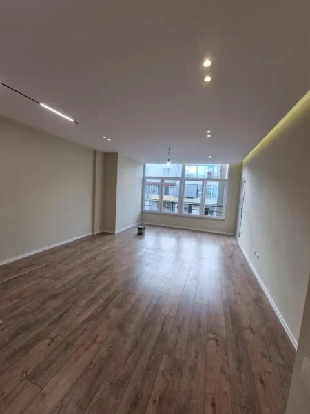 Tirane, shitet apartament 2+1+Ballkon Kati 5, 100 m² 130.000 € (Astir)