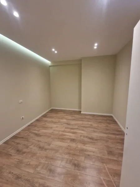 Tirane, shitet apartament 2+1+Ballkon Kati 5, 100 m² 130.000 € (Astir)