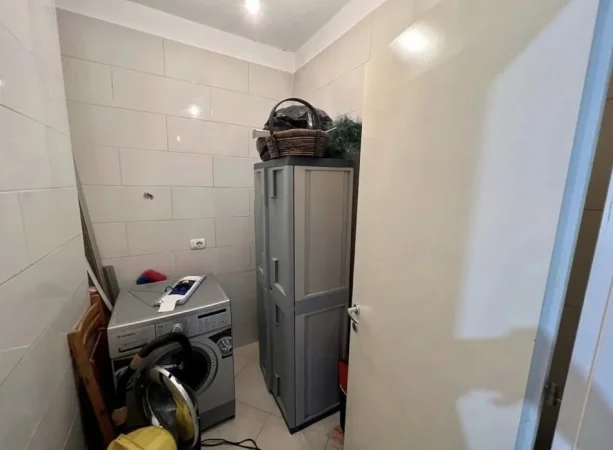 Tirane, shitet apartament 2+1+2Tualete+Ballkon Kati 2, 86 m² 160.000 € (Rruga e Zallit)