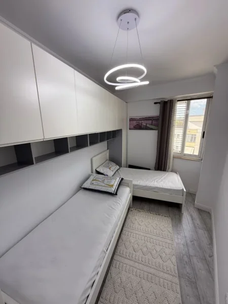 Tirane, shitet apartament 2+1+Ballkon Kati 7, 85 m² 133.000 € (Astir)