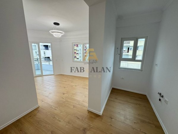 Tirane, shitet apartament 1+1 Kati 4, 60 m² 93.000 € (2 Palmat, ASTIR)