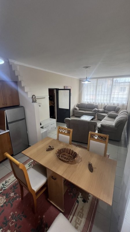 Tirane, jepet me qera apartament 1+1+Ballkon Kati 2, 90 m² 400 € (Gazmend Zajmi)