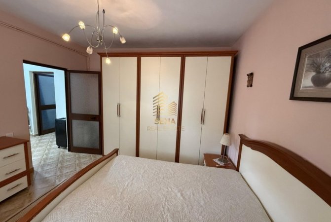 Tirane, jepet me qera apartament duplex 2+1+Ballkon Kati 2, 130 m² 550 € (Rruga Ali Demi)