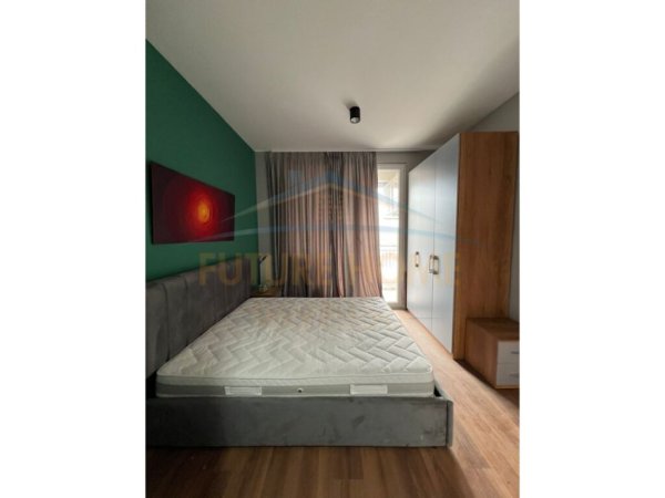Tirane, jepet me qera apartament 2+1+Ballkon Kati 5, 100 m² 750 € (Fusha e Aviacionit)