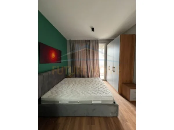 Tirane, jepet me qera apartament 2+1+Ballkon Kati 5, 100 m² 750 € (Fusha e Aviacionit)