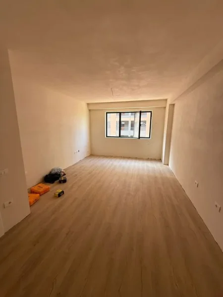 Tirane, shitet apartament 1+1+Ballkon Kati 4, 70 m² 98.000 € (Astir)