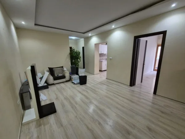 Tirane, shitet apartament 3+1 , 132 m² 320.000 € (Blloku)