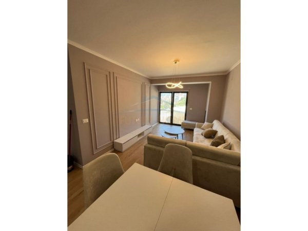 Tirane, jepet me qera apartament 2+1+Ballkon Kati 2, 77 m² 700 € (Rezidenca Kodra e Diellit 2)