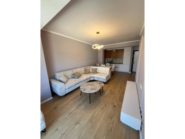 Tirane, jepet me qera apartament 2+1+Ballkon Kati 2, 77 m² 700 € (Rezidenca Kodra e Diellit 2)