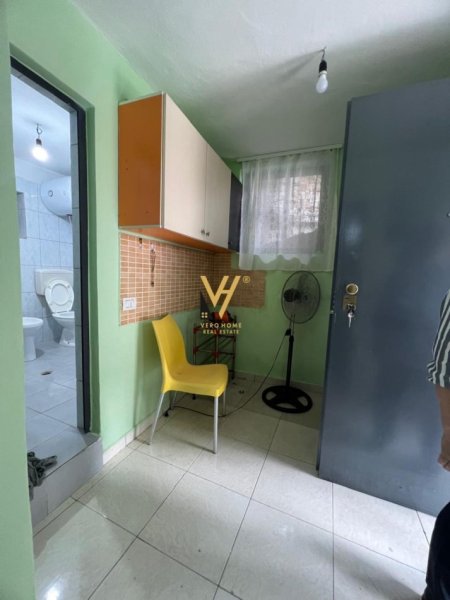 Tirane, jepet me qera garsonier 1+1 Kati 0, 35 m² 300 € (VASIL SHANTO)