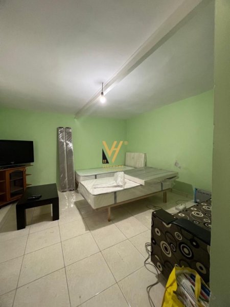 Tirane, jepet me qera garsonier 1+1 Kati 0, 35 m² 300 € (VASIL SHANTO)