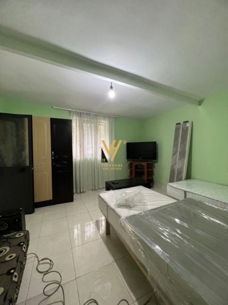 Tirane, jepet me qera garsonier 1+1 Kati 0, 35 m² 300 € (VASIL SHANTO)