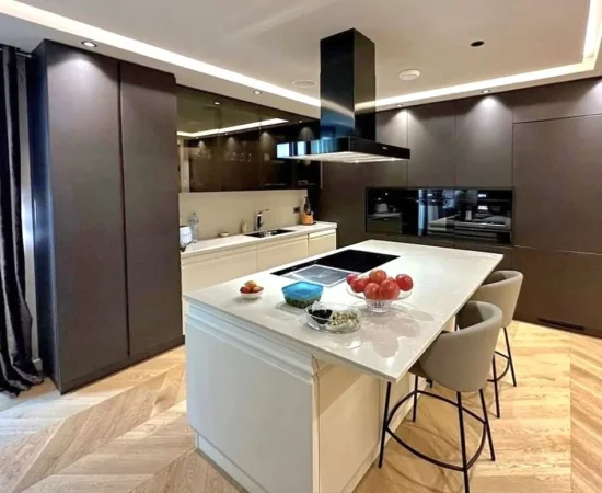 Tirane, shitet Vile 3+1+Ballkon , 300 m² (Residence banimi)