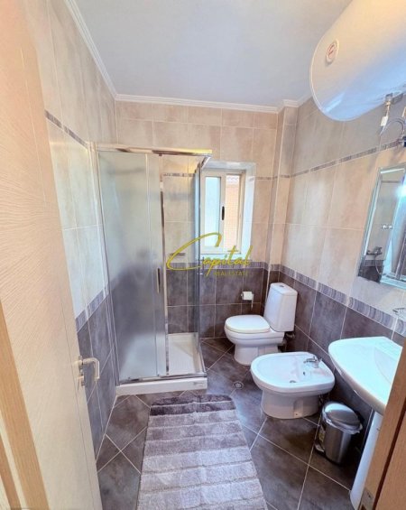Tirane, jepet me qera apartament 1+1 Kati 3, 60 m² 500 € (XHAMIA E TABAKEVE)