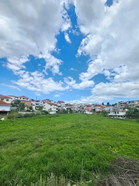SHITET: TOKE me çmim okazion ne zonen e Saukut  📍  4.000 m² ( 520.000 € )