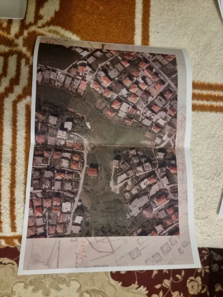 SHITET: TOKE me çmim okazion ne zonen e Saukut  📍  4.000 m² ( 520.000 € )