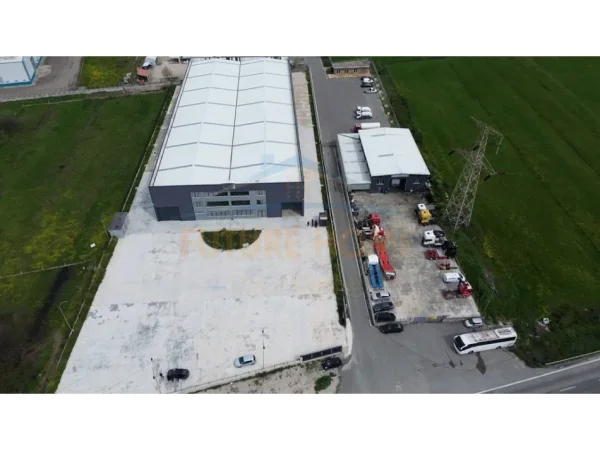 Tirane, jepet me qera Kapanon Kati 0, 7.783 m² 14.000 € (Autostrada Tirane - Durres)   OPP51471